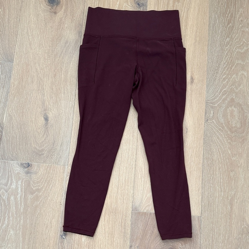 Athleta Burgundy Salutation Stash II 7/8 Legging - Size Small
